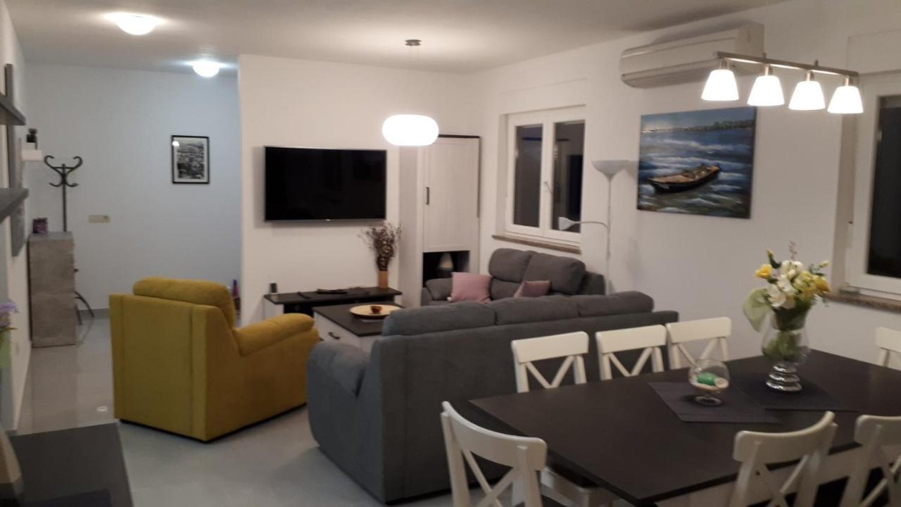Vila Veronika 2 Pula Dış mekan fotoğraf